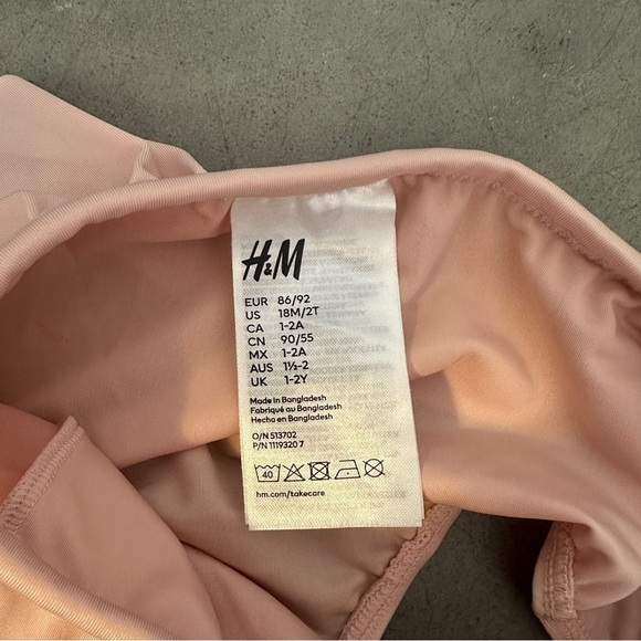 [KID] H&M Toddler Swim Trunks 2-Pack 1-2T Pink & Seashell Patterned - Picture 4 of 13